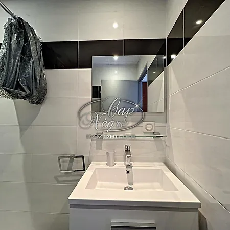 Vue Pieds Dans L'eau De Cavaliere Lejlighed